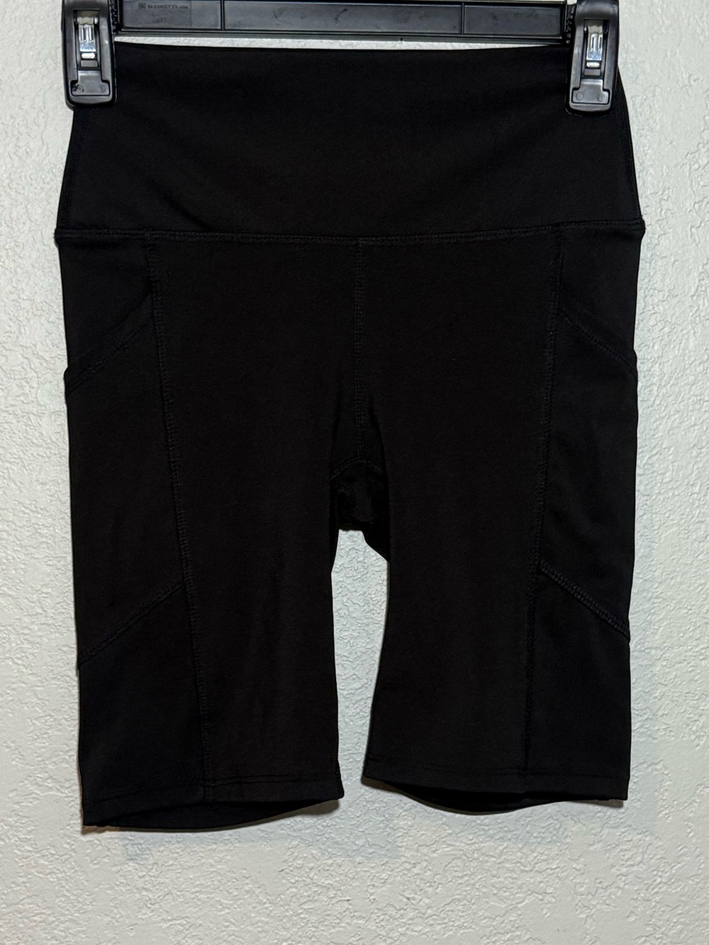 Zenana - Black Biker Shorts w/Side Pockets & 7.5” inseam - Size Small